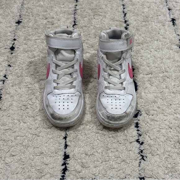Nike Sneakers - Picture 1 of 8